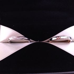 【エクセルコダイヤモンド(EXELCO DIAMOND)の口コミ】 ダイヤモンドの品質とデザインで決めました。
初めは某有名ジュエリーブラ…