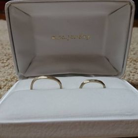 【mina.jewelry(ミナジュエリー)の口コミ】 どこの指輪もそんなに変わらないと思っていましたが、この指輪をはめた途…