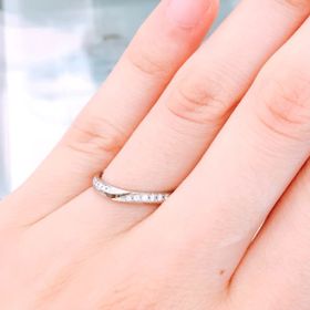 【アイプリモ(I-PRIMO)の口コミ】 ひと目見たときからキラキラとして綺麗だなと思いました。ラインのシャー…