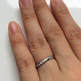 【STAR JEWELRY(スタージュエリー)の口コミ】 結婚指輪は、常につけっぱなしにするつもりだったので、スッキリとたもの…