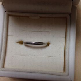 【ジュエリーツツミ(JEWELRY TSUTSUMI)の口コミ】 ペアリングで石が埋め込まれているデザインのものを使っていたのですが、…