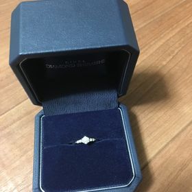 【銀座ダイヤモンドシライシの口コミ】 普段も付けたかったので、デザインが大人しすぎず、派手すぎずとても指に…