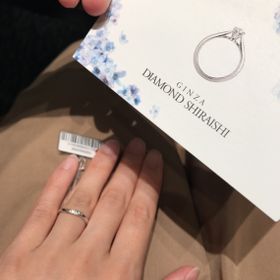 【銀座ダイヤモンドシライシの口コミ】 シンプルかつ上品で、品質が良いものを探していました。結婚式場の紹介で…