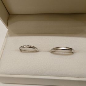 【RosettE(ロゼット)の口コミ】 結婚すると決まってから、
初めて持つお揃いのものということで納得する指…