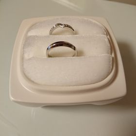 【俄(にわか)の口コミ】 結婚指輪の購入を考え、結婚指輪を取り扱っているお店にどのような種類の…