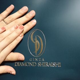 【銀座ダイヤモンドシライシの口コミ】 男性がつけるものなので、シンプルかつ手に違和感を感じないものを重点に…