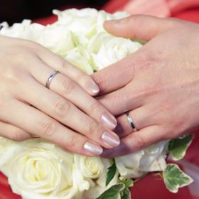 【レイジースーザン(LAZY SUSAN)】の口コミ 結婚指輪はミル打ちのデザインのものを探していました。
太すぎず細すぎず...