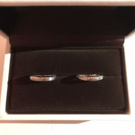 【アイプリモ(I-PRIMO)の口コミ】 ・ひとひねりあるデザインながらも、フォーマル、カジュアルどちらでも使…