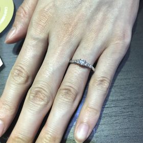 【俄(にわか)】の口コミ 結婚指輪を先に決めていて、婚約指輪は結婚指輪に合うものにしようと考えて...