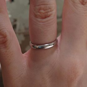 【MIKIMOTO(ミキモト)の口コミ】 装飾など一切ないシンプルな王道のプラチナの結婚指輪です。迷ったらこの…