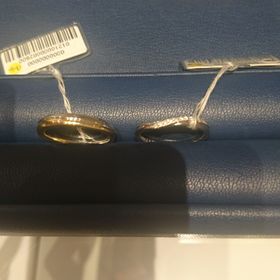 【銀座ダイヤモンドシライシの口コミ】 ウェーブのものを探していて 今回購入したものは 自然なウェーブで手が長…