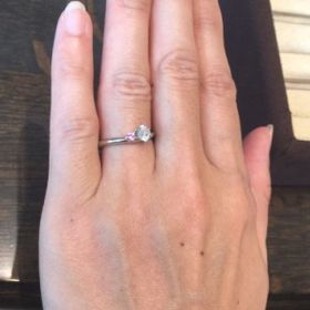 【ケイウノ ブライダル(K.UNO BRIDAL)の口コミ】 リングの形状が丁寧に作り込まれており、しっかりと指に馴染む感じがあり…