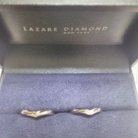 【ラザール ダイヤモンド(LAZARE DIAMOND)の口コミ】 女性用にはメレダイヤが埋め込まれているけど、その他はほぼ同じでペア感…