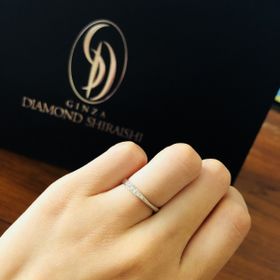 【銀座ダイヤモンドシライシの口コミ】 サプライズで婚約指輪をもらったので重ねづけが出来るデザインを探してい…