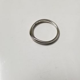 【4℃ BRIDAL(ヨンドシーブライダル)の口コミ】 決め手はデザインと価格です。
デザインに関してはシンプルかつおしゃれの…