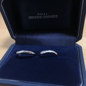 【銀座ダイヤモンドシライシの口コミ】 ダイヤ有り、ウェーブで指が綺麗に見えるものを探していました。何本もつ…