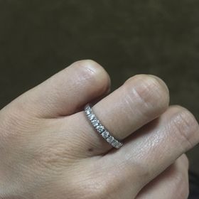 【BRILLIANCE+(ブリリアンスプラス)の口コミ】 もともとフルエタニティーリングを探していました。いろいろなお店を見比…