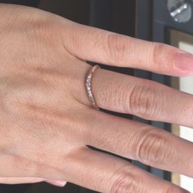 【SIENAROSE(シエナロゼ)の口コミ】 シンプルでスタンダードなデザインよりも少し変わった個性的なデザインの…