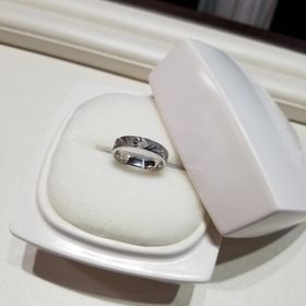 【俄(にわか)の口コミ】 他の人とは被らない和のデザインが気に入り、決めました。
着け心地もよく…