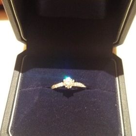 【銀座ダイヤモンドシライシの口コミ】 ネットでいいなと思ってたデザインで、実際に店舗へ行って試着するとやっ…