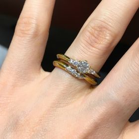 【エクセルコダイヤモンド(EXELCO DIAMOND)の口コミ】 セットリングなので二つのリングのフィット感がとても良かったです。ミル…
