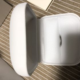 【PROOF OF GUILD(プルーフオブギルド)の口コミ】 毎日着ける結婚指輪はとにかくシンプルなものを探していました。
自分の指…