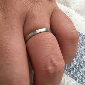 【アイプリモ(I-PRIMO)の口コミ】 あまり光り輝く指輪は好みではなく、どうしようと思っていた所、こちらの…