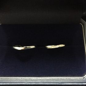 【銀座ダイヤモンドシライシの口コミ】 デザインと付け心地でした。
仕事柄普段指輪をつけられない分キラキラした…