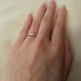 【ラザール ダイヤモンド(LAZARE DIAMOND)の口コミ】 良心的な値段かつ、見た目は華やかでダイヤモンドのついた指輪を探してい…