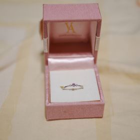 【ヴァンドーム青山(VENDOME AOYAMA)の口コミ】 彼女は簡単なものが好きですから、ブライダルリングの指輪デザインがいち…