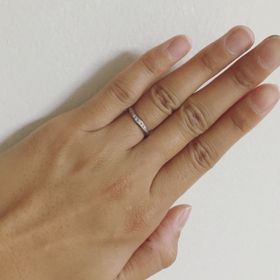 【MAHARAJA DIAMOND(マハラジャダイヤモンド)の口コミ】 プラーナの中の《波》を選ばせていただきました。主人との出会いが海で、…