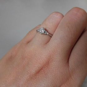 【ジュエリーツツミ(JEWELRY TSUTSUMI)の口コミ】 指輪の取り外しをするときに指にひっかからずスムーズなところが気にいっ…