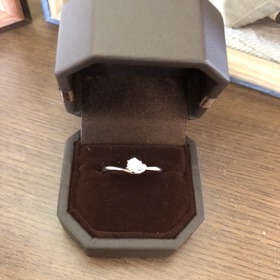 【アイプリモ(I-PRIMO)の口コミ】 好みのカーブがかったデザインで、比較的シンプルなものをと探してくれま…