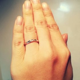 【銀座ダイヤモンドシライシの口コミ】 作業が多い仕事なので、引っかかったり邪魔にならないよう、出っ張りのな…