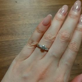 【ラザール ダイヤモンド(LAZARE DIAMOND)の口コミ】 指輪の決め手はダイヤモンドの輝きです。他社と比べても圧倒的に美しかっ…