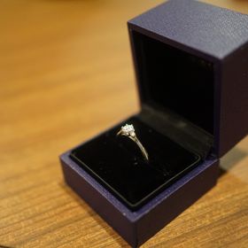 【俄(にわか)の口コミ】 はじめて買う婚約指輪だったので有名どころを数店舗みてまわりました。値…