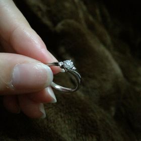 【アイプリモ(I-PRIMO)の口コミ】 職場にも付けていきたかったため、シンプルかつ、重ね付けができそうなも…