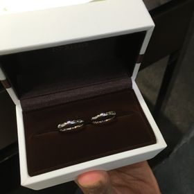 【アイプリモ(I-PRIMO)の口コミ】 婚約指輪を購入した段階で、同じような太さ・シンプルで重ねづけをしても…