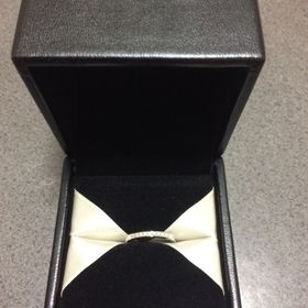 【エクセルコダイヤモンド(EXELCO DIAMOND)の口コミ】 もともとハーフエタニティリングを探していました。普段の生活でも使用で…