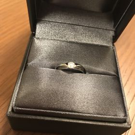 【ラザール ダイヤモンド(LAZARE DIAMOND)の口コミ】 普段使いができる婚約指輪が欲しいと思っていました。彼にそう伝えたとこ…
