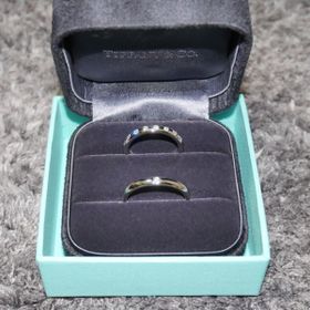 【ティファニー(Tiffany & Co.)の口コミ】 シンプルさがとてもきにいったのと
ダイヤの数を選べる部分か
気に入った…