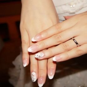 【ヴァン クリーフ＆アーペル(Van Cleef & Arpels)の口コミ】 細過ぎず太過ぎず、とても指に馴染んだので、気に入りました。ダイヤの輝…