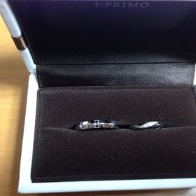 【アイプリモ(I-PRIMO)の口コミ】 斜めになっているデザインで、指が長くみえて、シンプルなのが気に入りま…