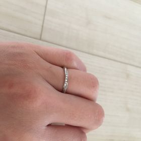 【銀座ダイヤモンドシライシの口コミ】 シンプル過ぎるものより、ダイヤモンドがたくさん入っているものを探して…