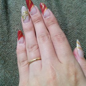 【A・D・A(エー・ディー・エー)の口コミ】 細かく上下に入ったミル打ちが可愛くて、元々ミル打ちが入ったゴールドの…