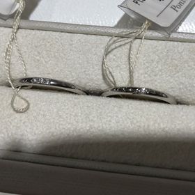 【Ponte Vecchio(ポンテヴェキオ)の口コミ】 ダイヤモンドが入っていないシンプルなものを探していましたが、さりげな…