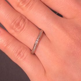 【SIENAROSE(シエナロゼ)の口コミ】 比較的シンプルなデザインですが、味わいのある雰囲気であり、ラインに沿…