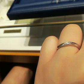 【銀座ダイヤモンドシライシの口コミ】 シンプルだけど大人可愛いものがほしくて、ダイヤモンドシライシは理想と…