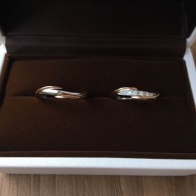 【アイプリモ(I-PRIMO)の口コミ】 デザイン性のあるペアの結婚指輪を探していました。ピンクゴールドかプラ…