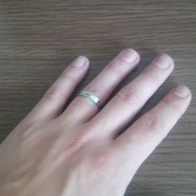【都民共済(とみんきょうさい)の口コミ】 この指輪の決め手となったのは飽きのこないシンプルなデザインであること…